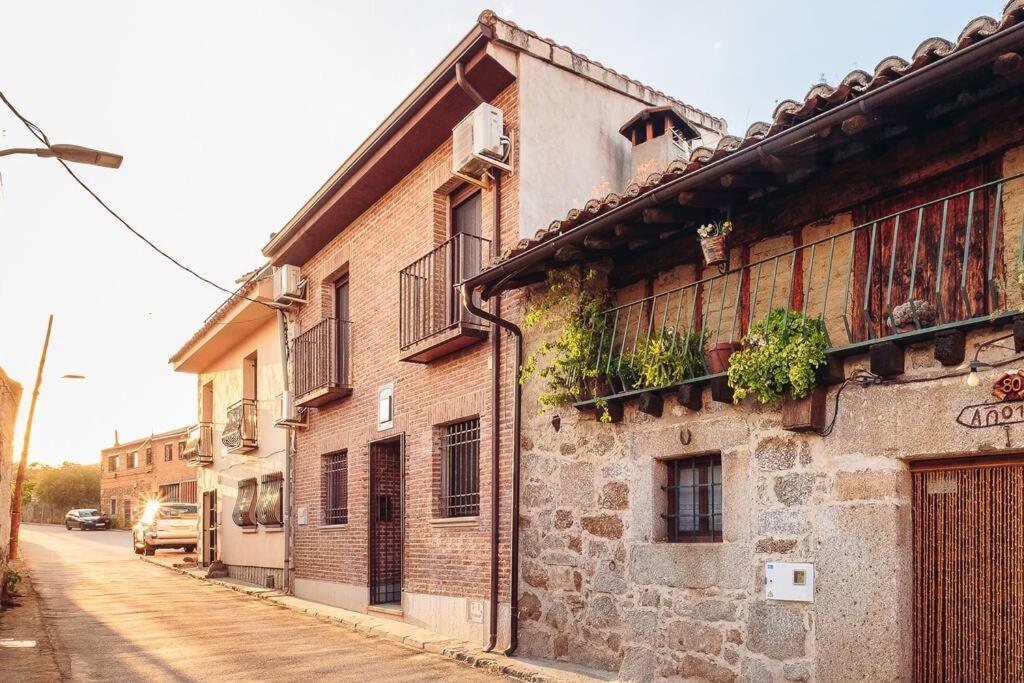 El Escondite De Molina. Valle Del Tietar. La Iglesuela Exterior foto